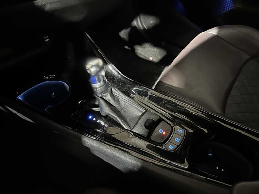 Toyota C-HR 1.8 Hybrid Executive 98PK 2017, PG-762-K