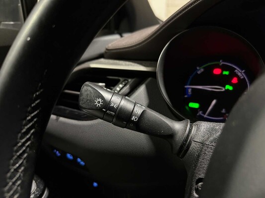 Toyota C-HR 1.8 Hybrid Executive 98PK 2017, PG-762-K