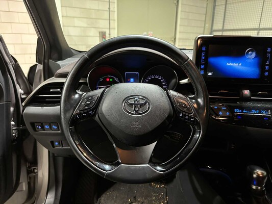 Toyota C-HR 1.8 Hybrid Executive 98 PS 2017, PG-762-K