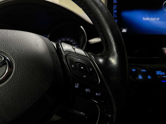 Toyota C-HR 1.8 Hybrid Executive 98 PS 2017, PG-762-K