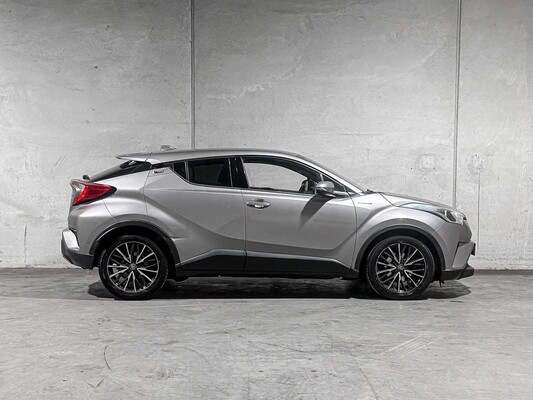 Toyota C-HR 1.8 Hybrid Executive 98 PS 2017, PG-762-K
