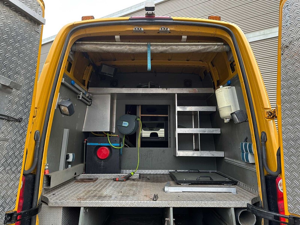 Volkswagen Crafter 50 2.5 TDI L3H2 DC 163PK 2008, 22-BFZ-4