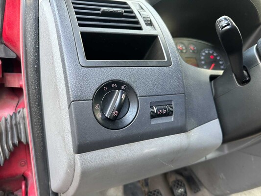 Volkswagen Transporter 2.5 TDI 300 Bud.DC 131pk 2005, 93-BT-SN Youngtimer