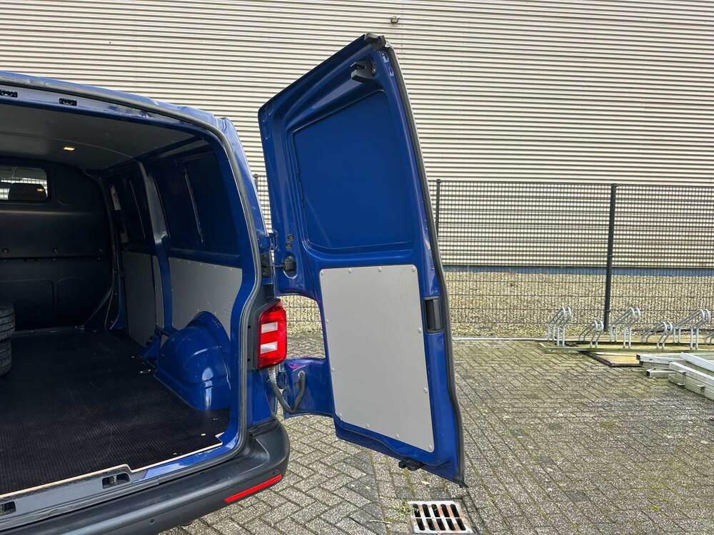 Volkswagen Transporter 2.0 TDI Trendline 3-Persoons 150pk 2018 (Origineel-NL), V-476-KS