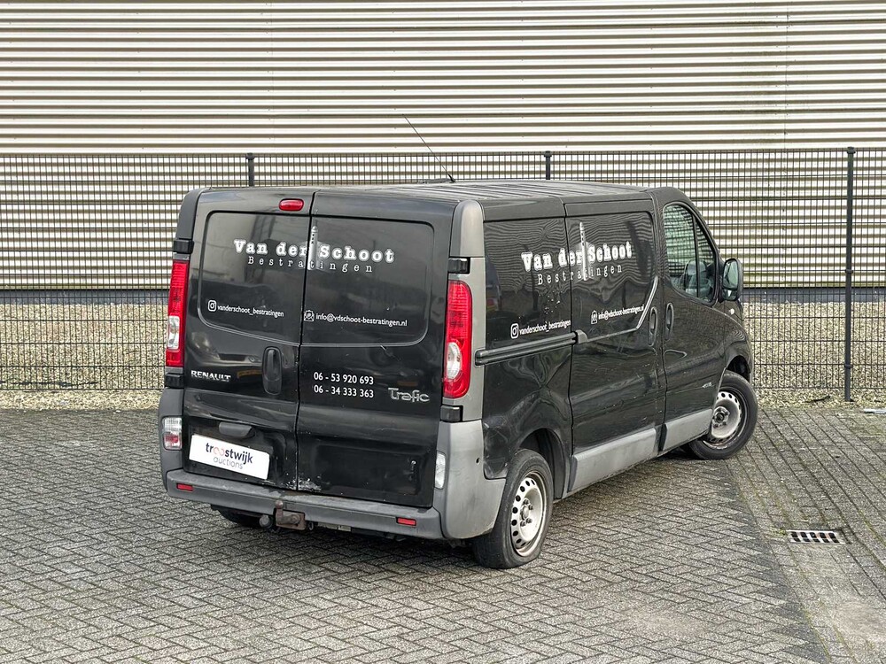 Renault Trafic 2.0 dCi T27 L1H1 Générique 114pk 2010, 4-VGG-31