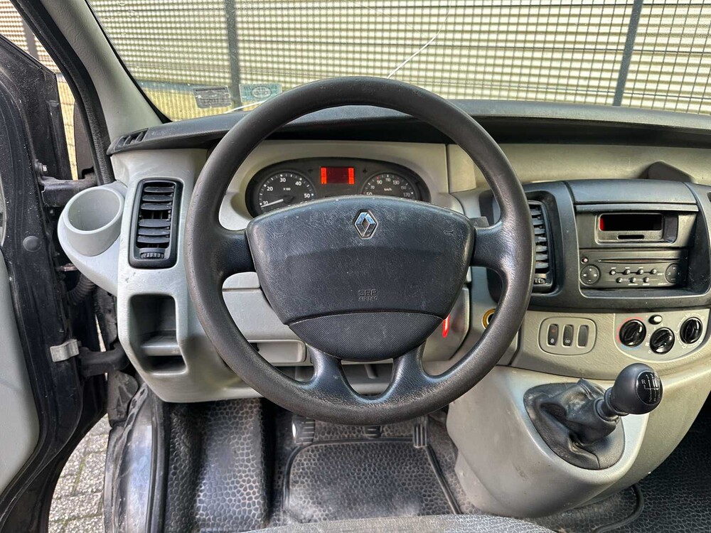 Renault Trafic 2.0 dCi T27 L1H1 Générique 114 PS 2010, 4-VGG-31