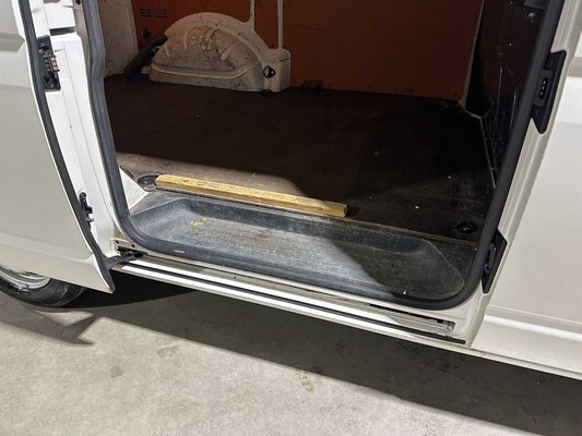 Volkswagen Transporter 2.0 TDI L1H1 150PK 2010, 6-VHK-98