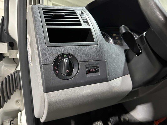 Volkswagen Transporter 2.0 TDI L1H1 150PK 2010, 6-VHK-98