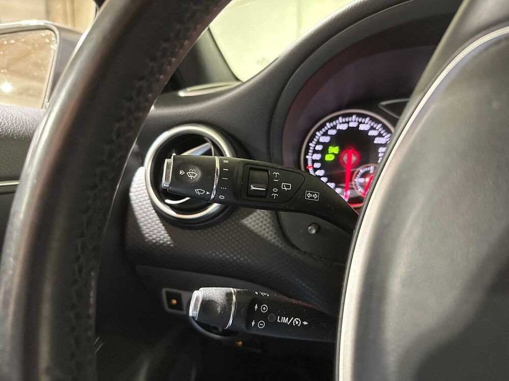 Mercedes-Benz A180d Lease Edition 109 PS 2015 (Original-NL) A-Klasse, HJ-962-T