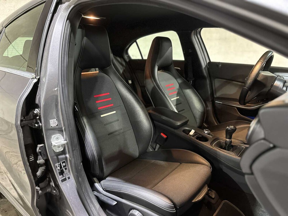 Mercedes-Benz A180d Lease Edition 109 PS 2015 (Original-NL) A-Klasse, HJ-962-T