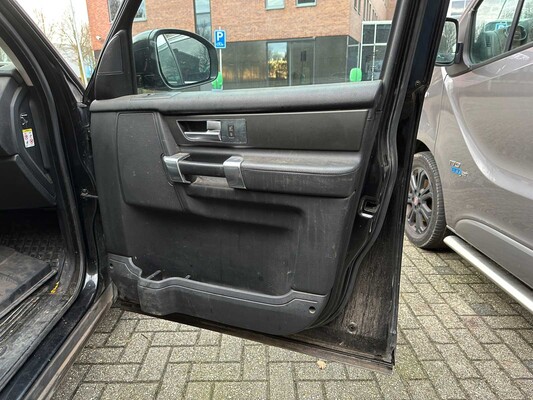 Land Rover Discovery 3.0 V6 211 PS 2016