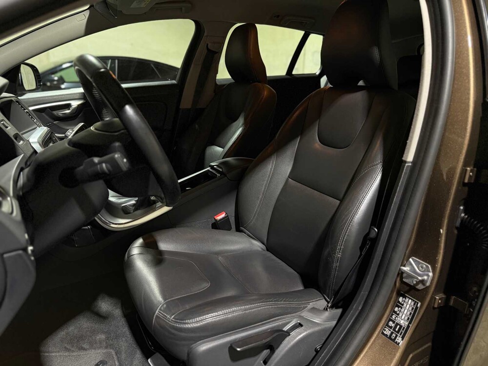 Volvo V60 Cross Country 2.0 D3 Polar+ 150 PS 2017, PT-351-G