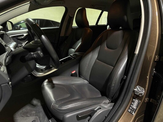 Volvo V60 Cross Country 2.0 D3 Polar+ 150 PS 2017, PT-351-G