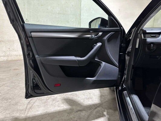 Skoda Octavia Combi 1.6 TDI Greentech JOY Business 110 PS 2016 (Automatik), JX-809-G