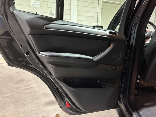 BMW X5 4.4i High Edition 320PK 2006, 26-ST-PP