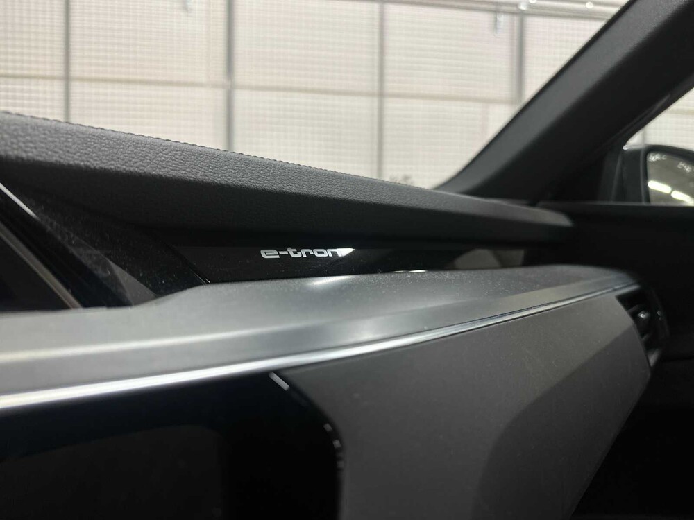 Audi e-tron 50 quattro Launch Edition schwarz 71 kWh S-Line 313PS 2019 (Original-NL + 1. Besitzer), G-119-XV