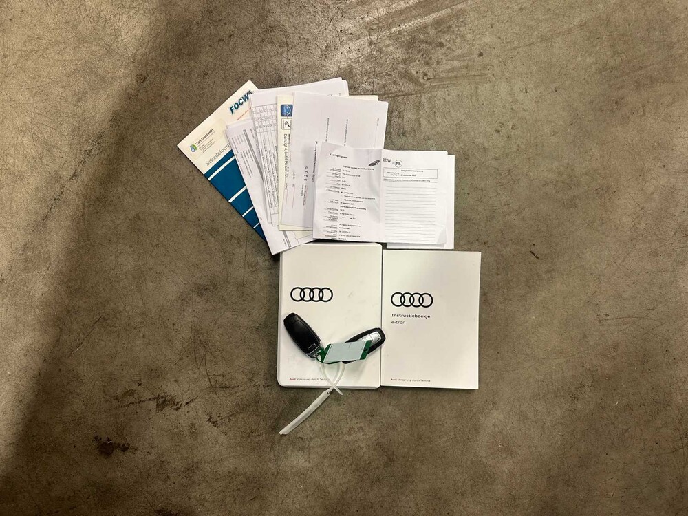 Audi e-tron 50 quattro Launch Edition schwarz 71 kWh S-Line 313PS 2019 (Original-NL + 1. Besitzer), G-119-XV