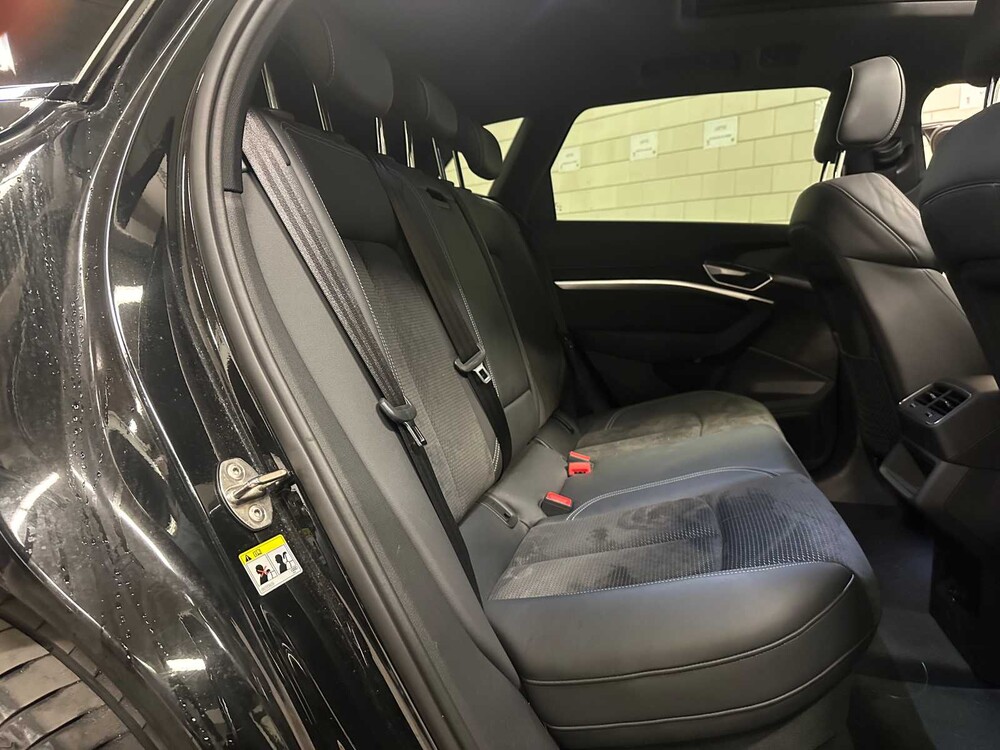 Audi e-tron 50 quattro Launch Edition schwarz 71 kWh S-Line 313PS 2019 (Original-NL + 1. Besitzer), G-119-XV