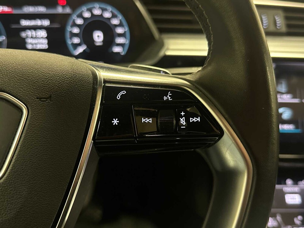 Audi e-tron 50 quattro Launch Edition schwarz 71 kWh S-Line 313PS 2019 (Original-NL + 1. Besitzer), G-119-XV