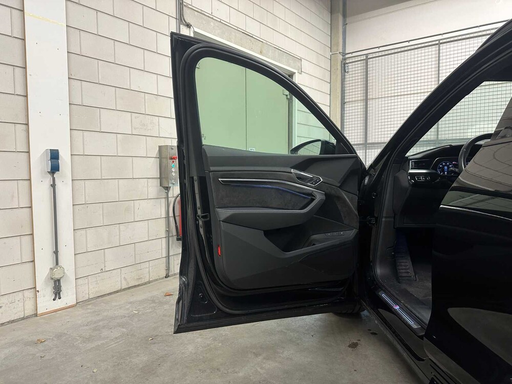 Audi e-tron 50 quattro Launch Edition schwarz 71 kWh S-Line 313PS 2019 (Original-NL + 1. Besitzer), G-119-XV