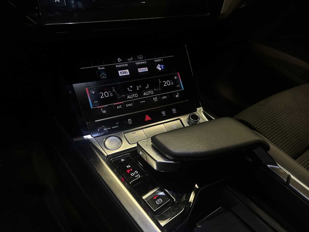 Audi e-tron 50 quattro Launch Edition schwarz 71 kWh S-Line 313PS 2019 (Original-NL + 1. Besitzer), G-119-XV