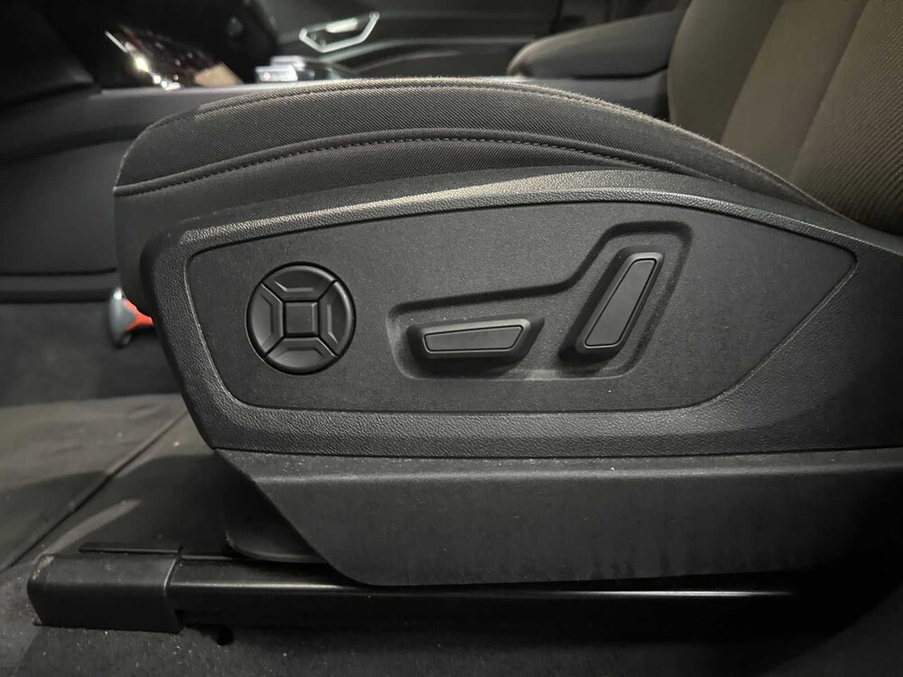 Audi e-tron 50 Quattro Launch Ldition 71 kWh 313pk 2019, H-753-BH