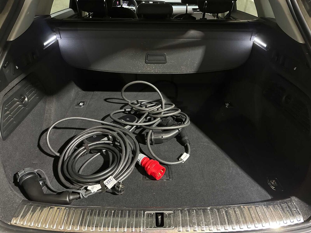 Audi e-tron 50 Quattro Business Edition 71 kWh 313hp 2020, J-746-HG