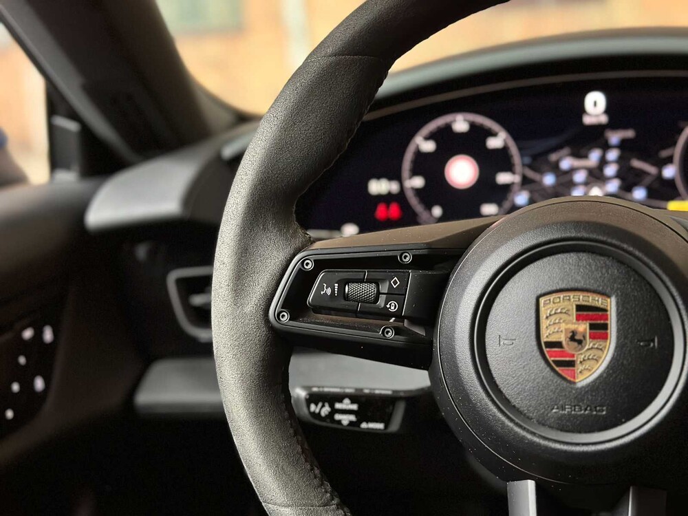 Porsche Taycan Cross Turismo 4 93 kWh 381PS 2022, R-651-PT