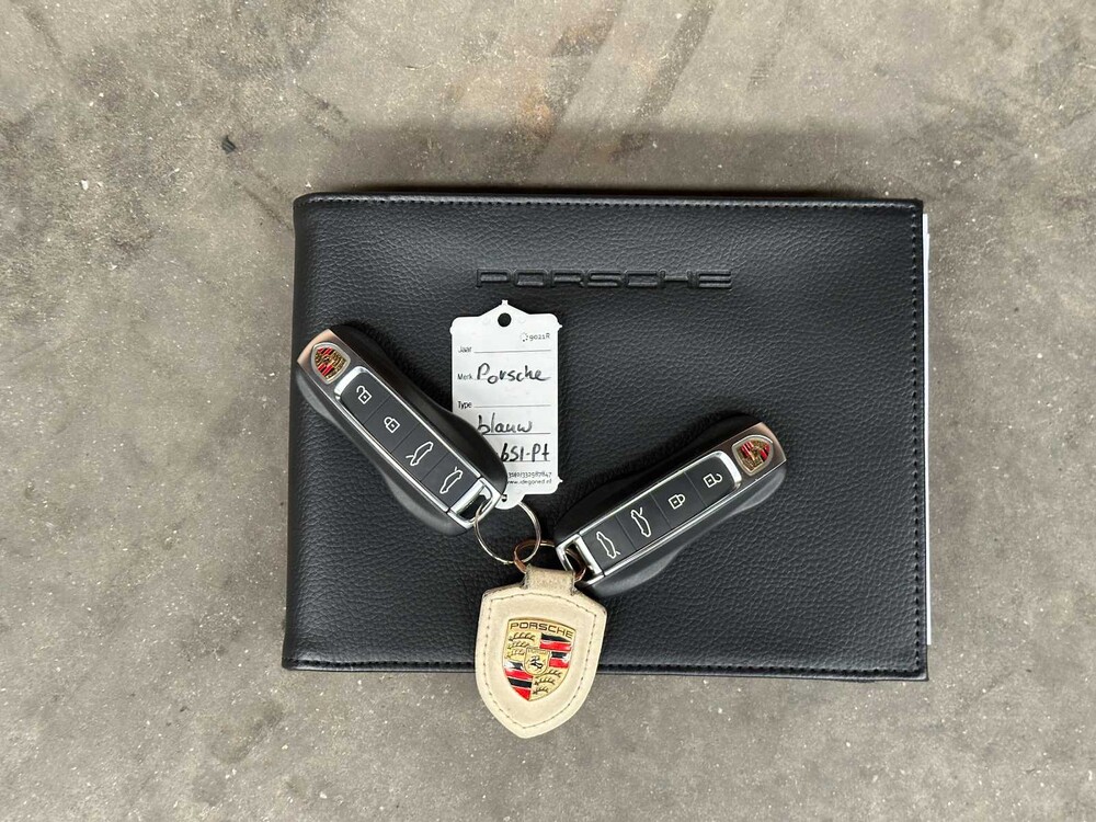 Porsche Taycan Cross Turismo 4 93 kWh 381PS 2022, R-651-PT