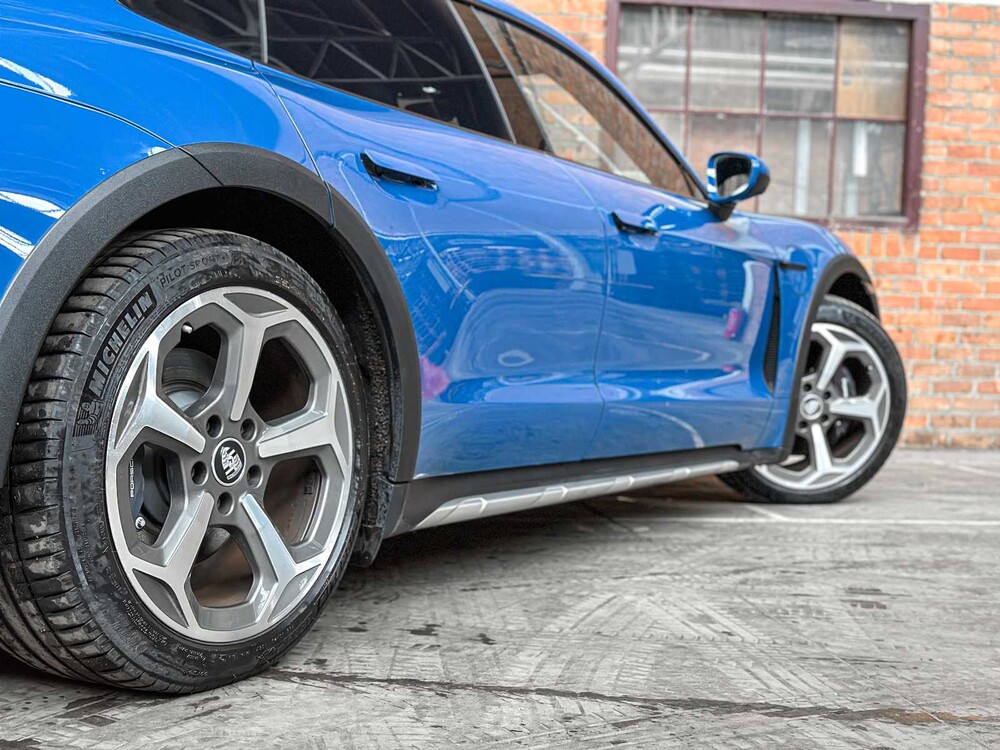 Porsche Taycan Cross Turismo 4 93 kWh 381PS 2022, R-651-PT