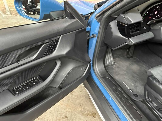 Porsche Taycan Cross Turismo 4 93 kWh 381hp 2022, R-651-PT