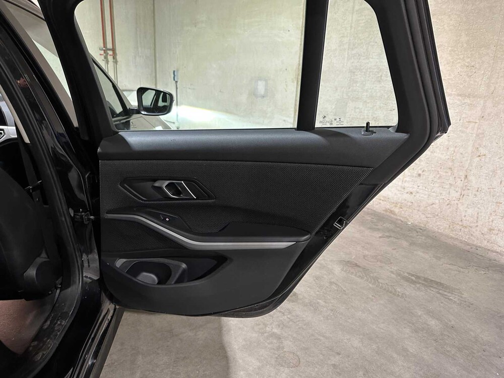 BMW 318i Touring Business Edition 156pk 2022 3-serie, N-938-VX