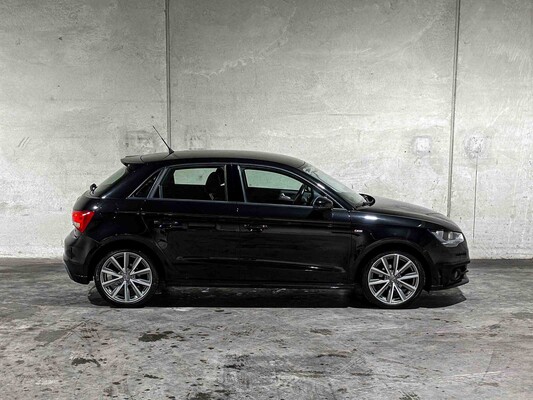 Audi A1 Sportback 1.6 TDI Admired S-Line 90PS 2014, 6-XRH-06