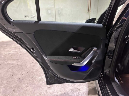 Mercedes-Benz A180 Limousine Premium Plus 136pk 2020, R-276-VV