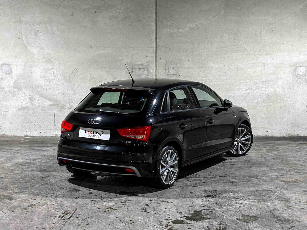 Audi A1 Sportback 1.6 TDI Admired S-Line 90pk 2014, 6-XRH-06