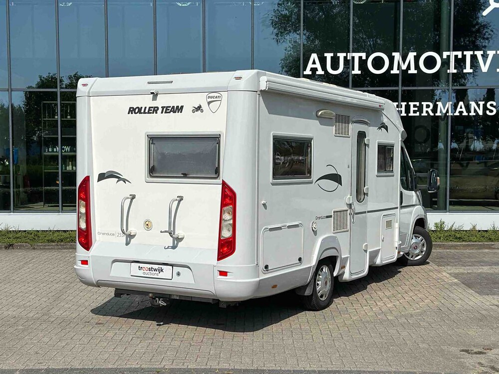 Trigano GRANDUCA 225P 2009 Camper, JB-498-Z
