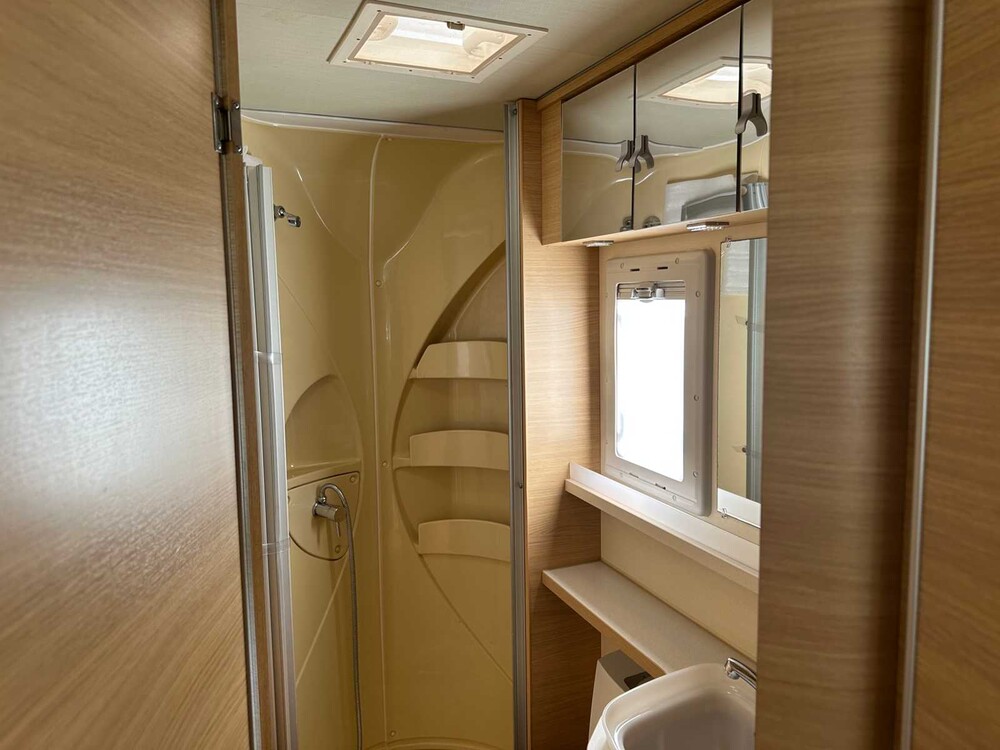 Trigano GRANDUCA 225P 2009 Camper, JB-498-Z