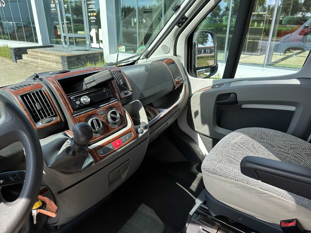 Trigano GRANDUCA 225P 2009 Camper, JB-498-Z