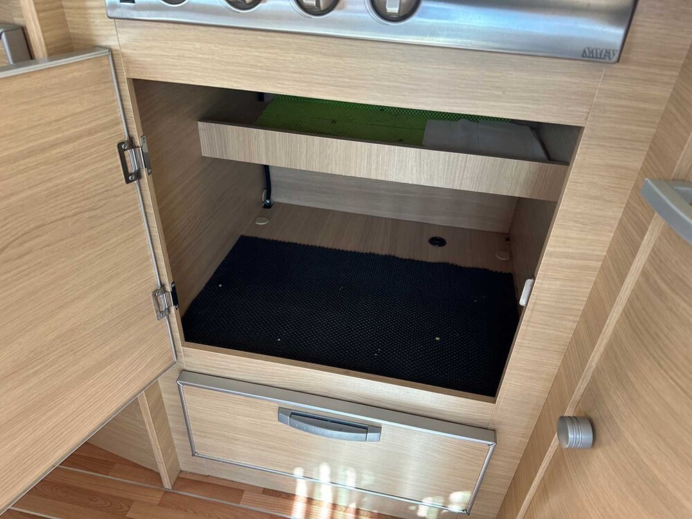 Trigano GRANDUCA 225P 2009 Camper, JB-498-Z