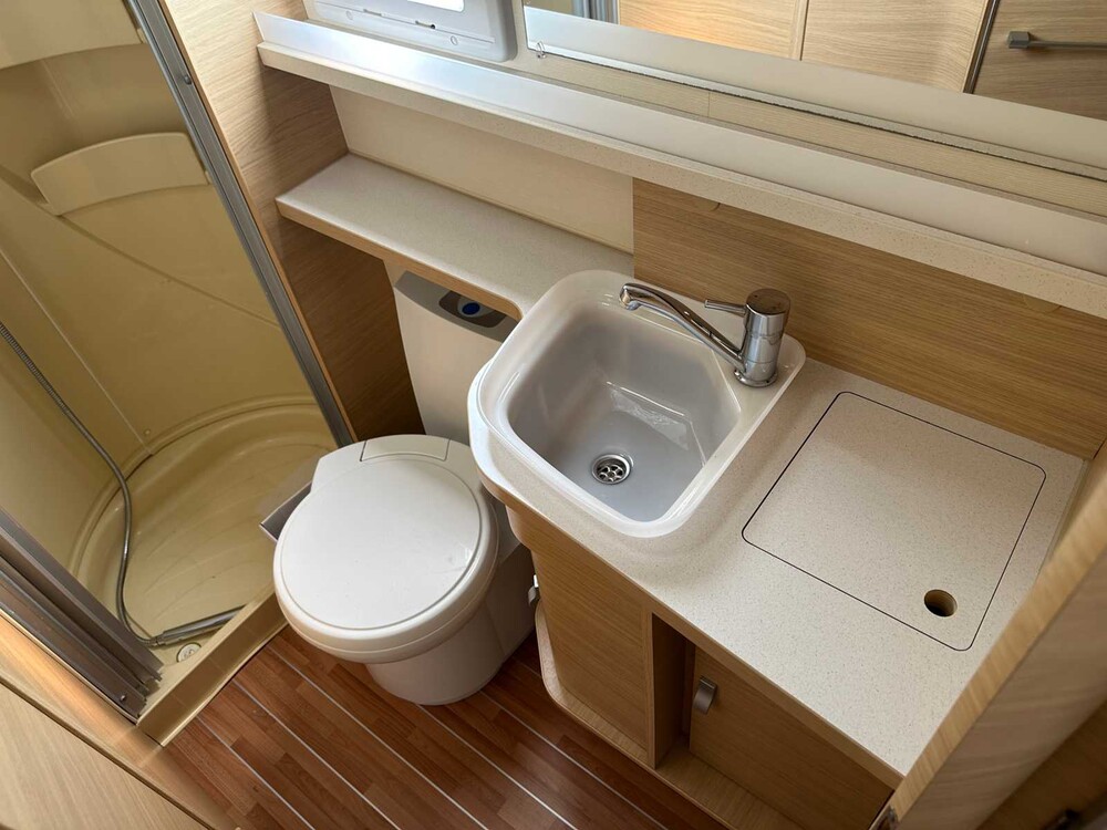 Trigano GRANDUCA 225P 2009 Camper, JB-498-Z