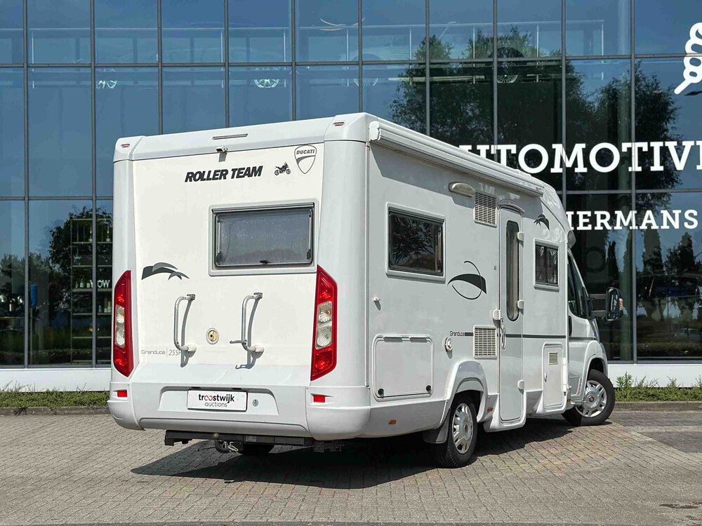 Trigano GRANDUCA 225P 2009 Camper, JB-498-Z