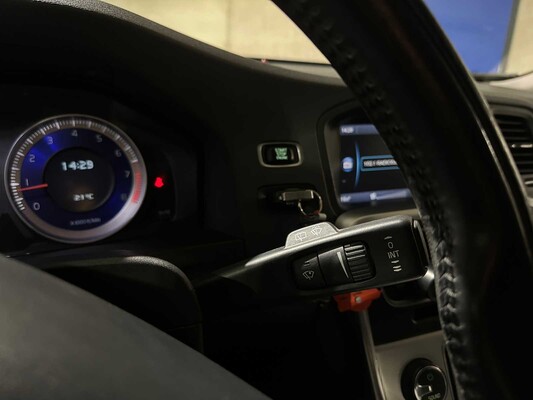 Volvo V60 1.6 T3 R-Design 150hp 2012 (Original-NL), 34-XLS-4