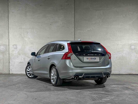 Volvo V60 1.6 T3 R-Design 150hp 2012 (Original-NL), 34-XLS-4