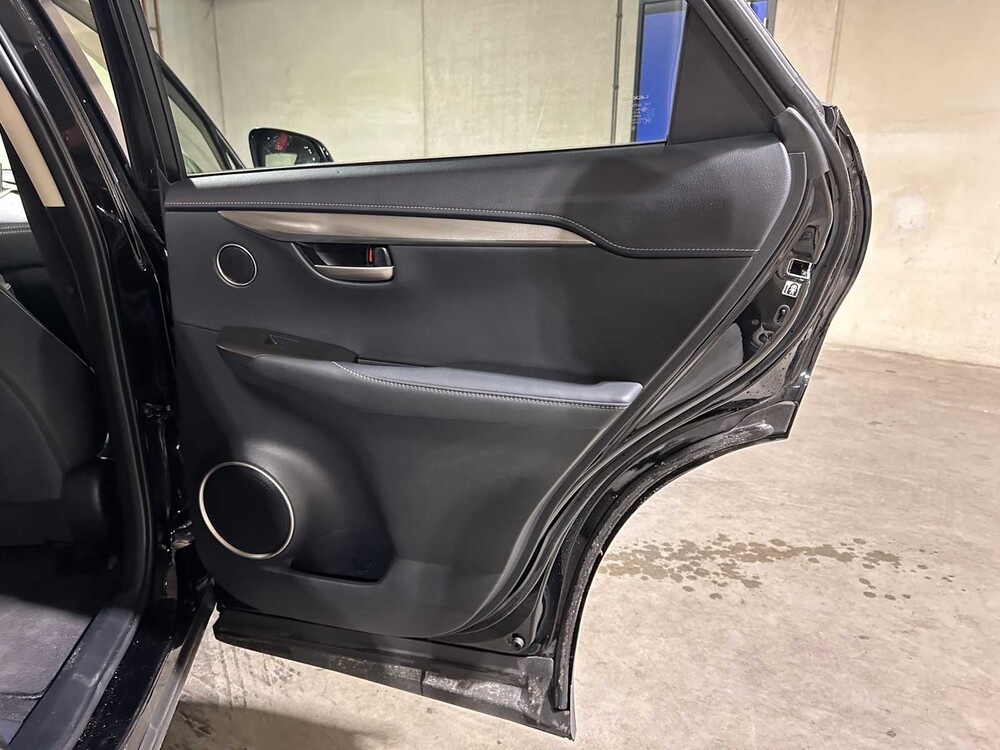 Lexus NX 300h Business Line Pro 155pk 2015, GT-341-Z