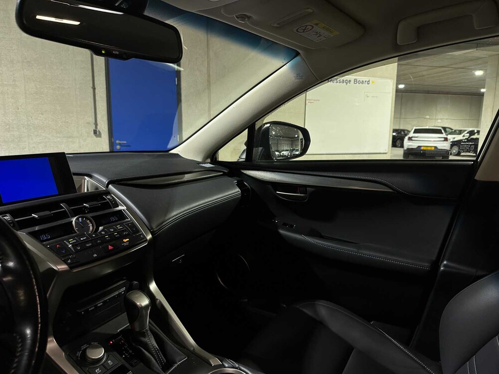 Lexus NX 300h Business Line Pro 155pk 2015, GT-341-Z