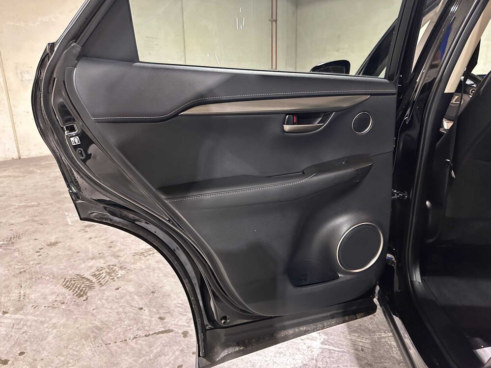 Lexus NX 300h Business Line Pro 155pk 2015, GT-341-Z