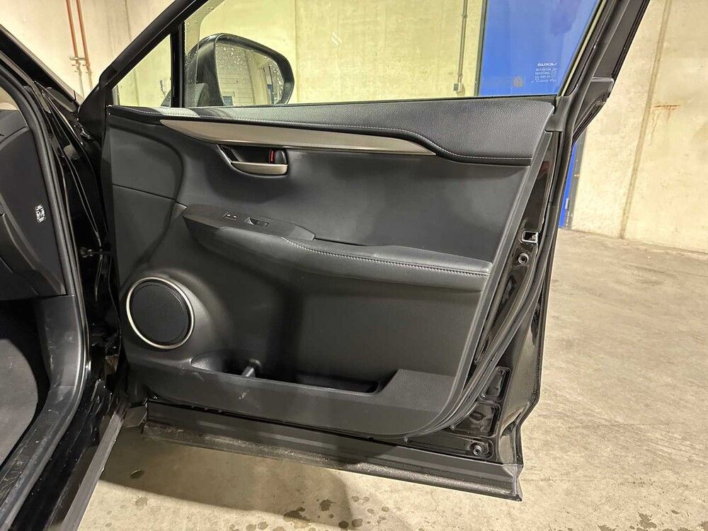 Lexus NX 300h Business Line Pro 155pk 2015, GT-341-Z