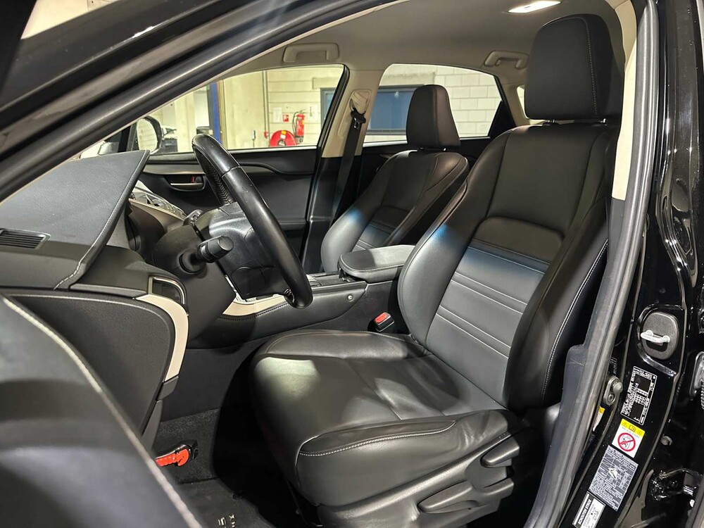 Lexus NX 300h Business Line Pro 155pk 2015, GT-341-Z