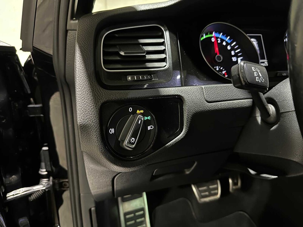 Volkswagen Golf GTE 1.4 TSI 150pk 2015, HR-181-H