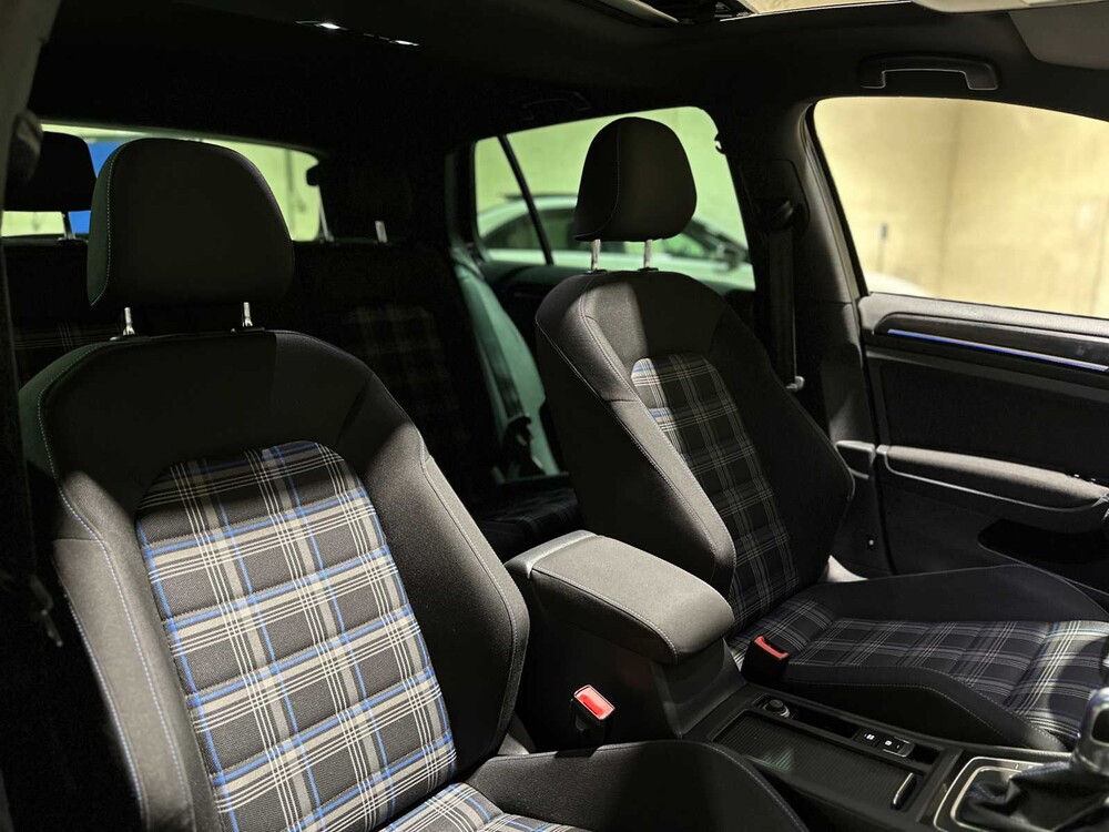 Volkswagen Golf GTE 1.4 TSI 150pk 2015, HR-181-H